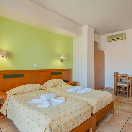 Lefkoniko & Icarus Apts Hotel 3*