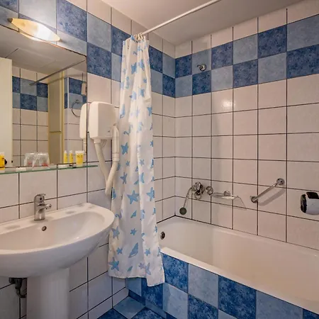 Lefkoniko & Icarus Apts Hotel 3*