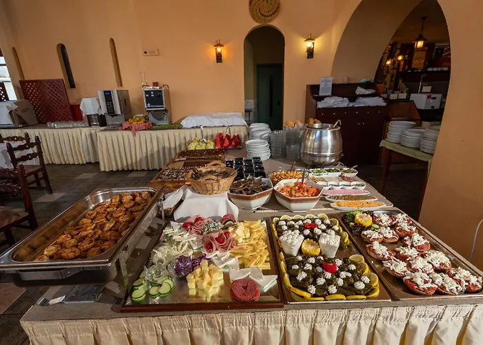 Lefkoniko & Bay Готель