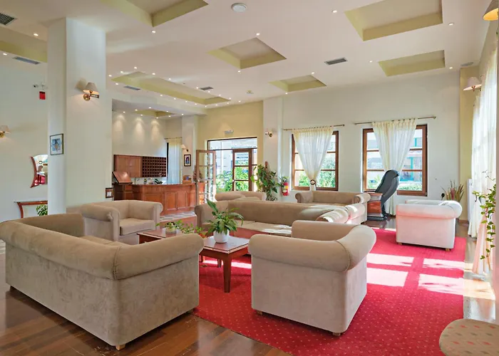 Lefkoniko & Bay Готель 3*