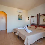 Hotel Lefkoniko & Bay