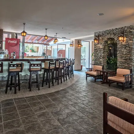 Hotel Lefkoniko & Bay 3*