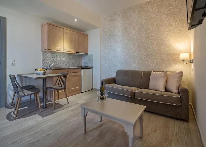 Otel Lefkoniko & Bay