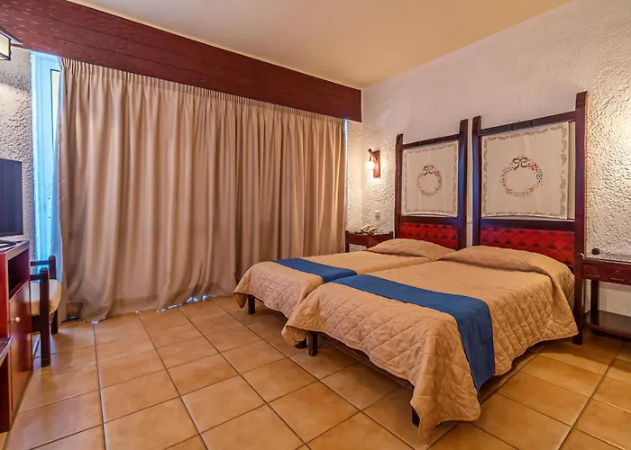 Lefkoniko & Bay Hotel