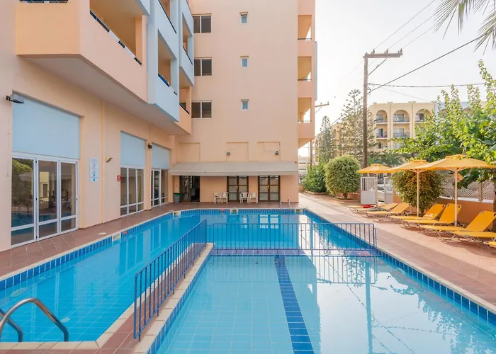 Otel Lefkoniko & Bay 3*