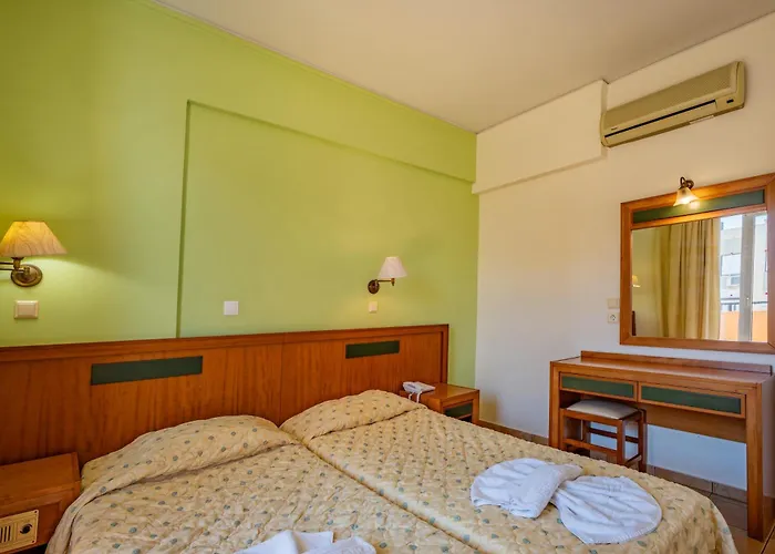 Hotel Lefkoniko & Bay 3*