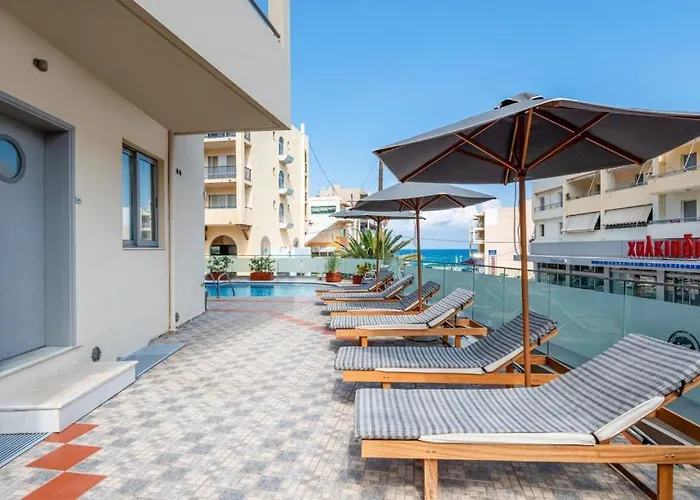 Lefkoniko & Bay Hotel 3*