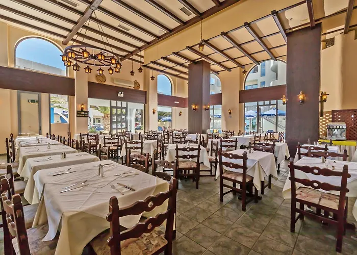 Lefkoniko & Bay Hotel