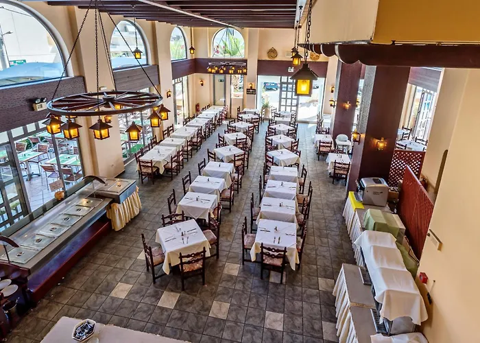 Hotel Lefkoniko & Bay 3*