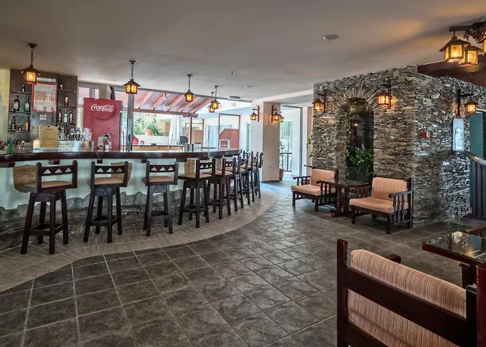 Hotel Lefkoniko & Bay 3*